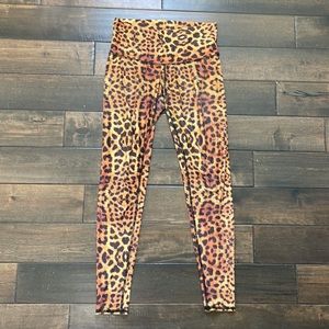 Teeki Leopard Leggings Sz M